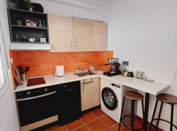 アパート Midlands